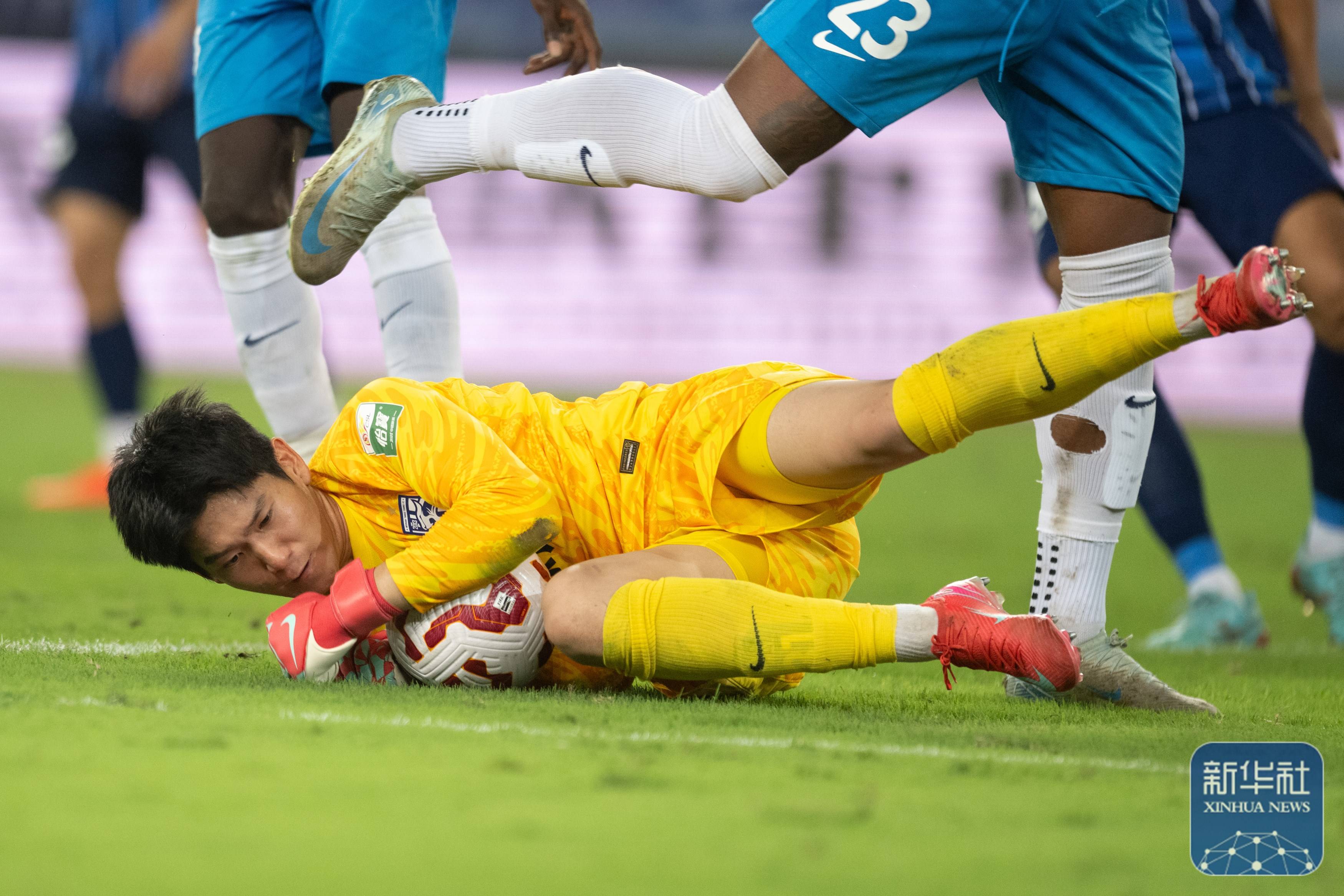 的锋线球员 的锋线球员