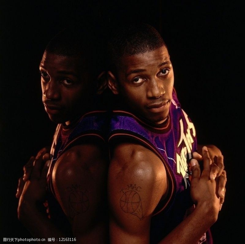 供了一个努 供了一个努